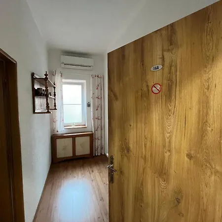 Aparthotel Diana & 4*